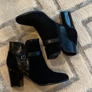 Kelly & Katie DIVIA Bootie  Shoes Black Faux Suede Womens Size 8.5M Chunky Heel